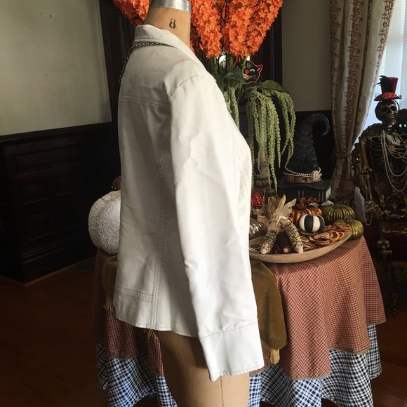 Chico’s cream faux leather  jacket. Size 8 GUC - Picture 2 of 8